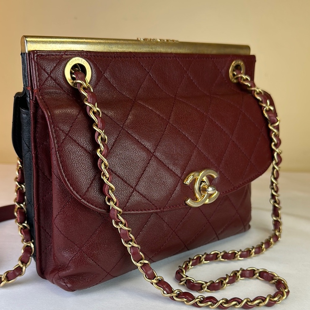 CHANEL Burgundy Quilted Leather Bag with Gold Chain